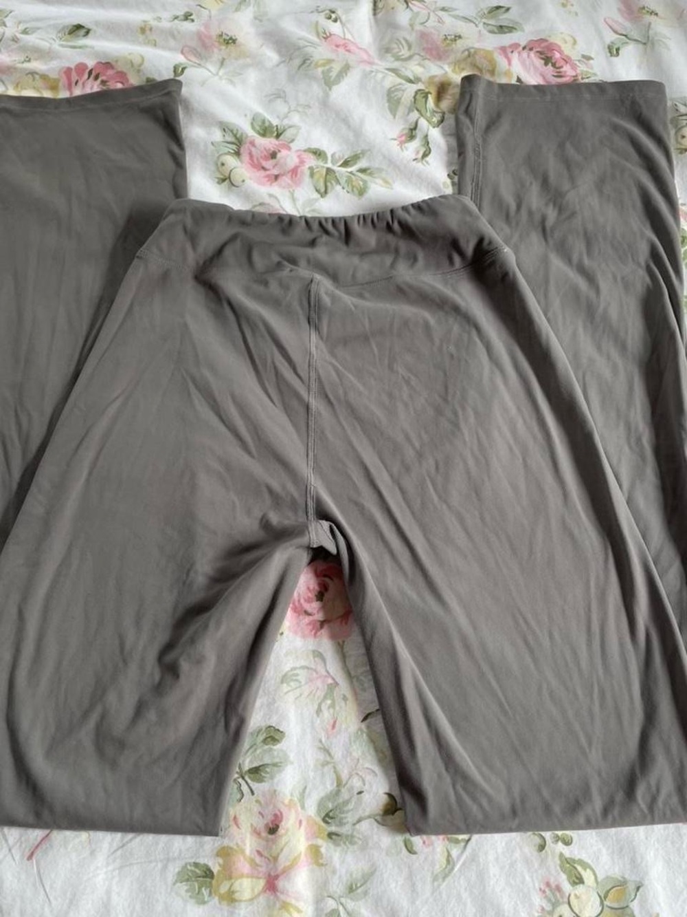 PrettyLittleThing Seamless High-Waist Sleep Shorts in Gray Taupe